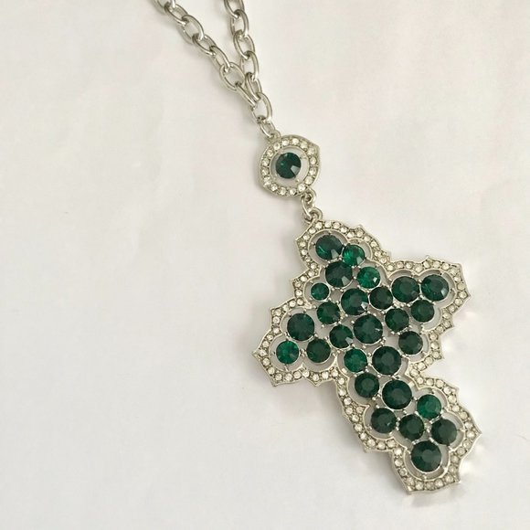 Celtic Cross Necklace Green Crystals Simulated Emeralds Silver Rhodium Plated - Picture 5 of 11